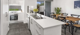 Comfortable 3-Bed Retreat Close Parks