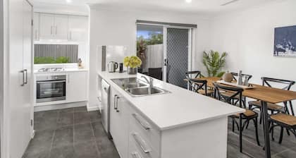 Comfortable 3-Bed Retreat Close Parks