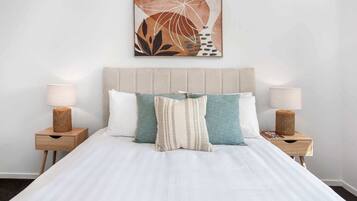 3 bedrooms, desk, iron/ironing board, WiFi