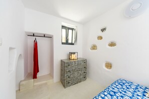 Deluxe Apartment | 2 bedrooms, iron/ironing board, free WiFi - Luxurious Villa The Luna Suite (Santorini)
