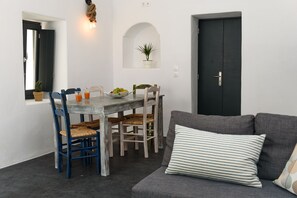 Deluxe Apartment | Living area - Luxurious Villa The Luna Suite (Santorini)