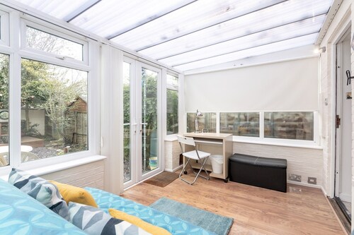 22 Scaife Gardens · Lovely 2-Bed York Townhouse with Free Parking - Pass the Keys