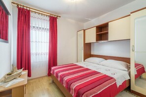 1 bedroom, iron/ironing board, WiFi