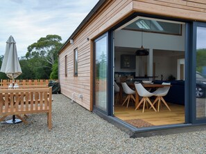 Outdoor dining - 2 bedroom accommodation in Lochgilphead (Lochgilphead)