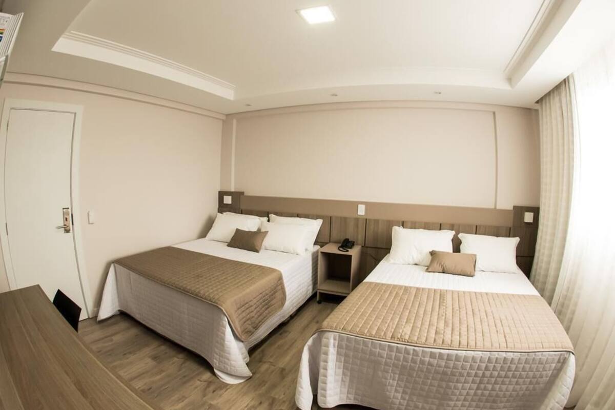 Phòng dành cho gia đình | Minibar, bàn, truy cập Internet không dây miễn phí, bộ trải giường 