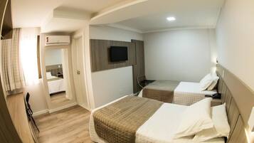 Quarto duplo superluxo | 1 quarto, frigobar, escrivaninha, Wi-Fi de cortesia