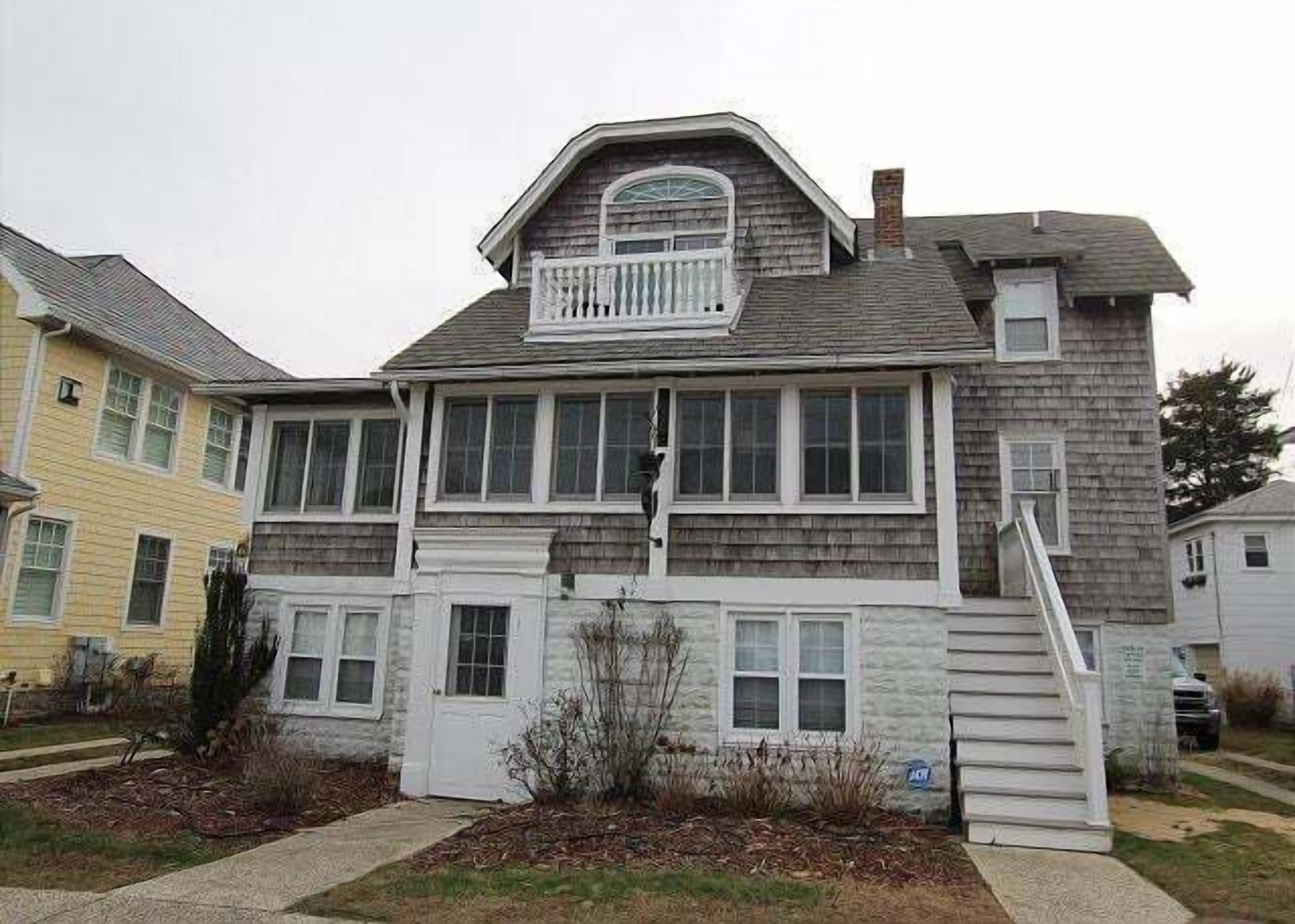 Large Seven-Bedroom Vacation Rental in the Ocean Block!