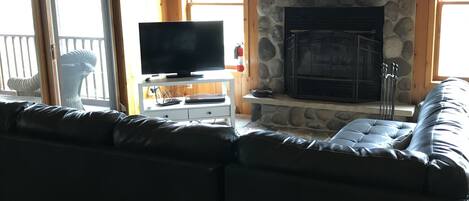 Téléviseur connecté, jeux vidéo, livres