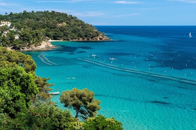 ST CLAIR DU LAVANDOU Superb Terrace sea view 300M FINE SAND BEACH