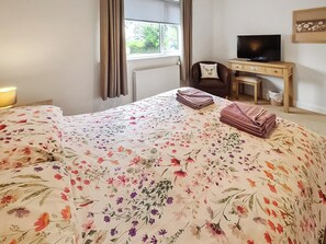 3 bedrooms, free WiFi, bed sheets - The peace and tranquillity is the perfect tonic here for a relaxing holiday. (Auldgirth near Dumfries)