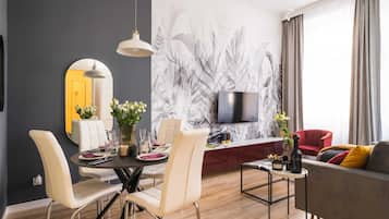 Apartamento urbano | Sala de estar | TV de tela plana 32 polegadas com canais a cabo, TV