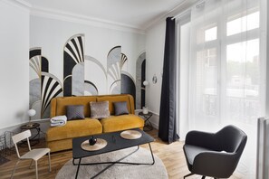 Fernseher, Stereoanlage