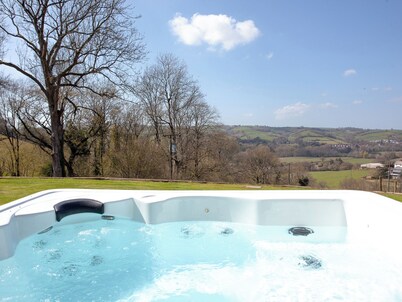 3 bedroom accommodation in Butterleigh, near Tiverton