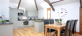 3 bedroom accommodation in Butterleigh, near Tiverton