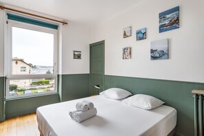 3 bedrooms, iron/ironing board, free WiFi, bed sheets - Le Hauturier - appartement de standing avec vue mer (Saint-Malo)