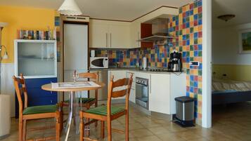 Frigorifero, microonde, forno, lavastoviglie