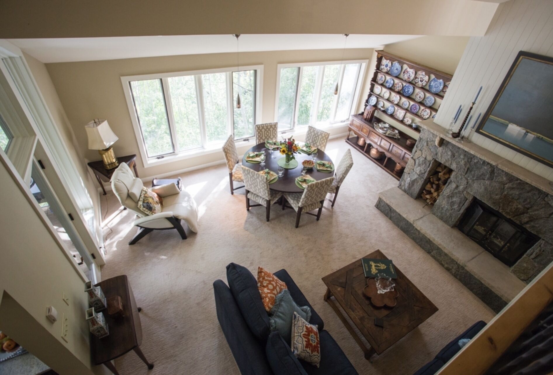 Smart TV, fireplace, printers