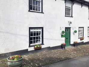 Exterior - 2 bedroom accommodation in Winsford (Winsford)