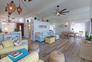 Smart TV, Netflix, books, streaming services - Green Heron Cottage (Sherrills Ford)