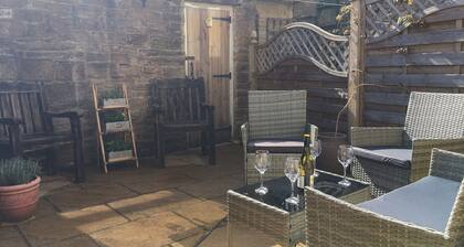 2 bedroom accommodation in Pately Bridge