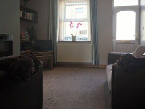 Living area - 2 bedroom accommodation in Pately Bridge (Pately Bridge)