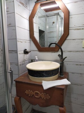 Family Room | Bathroom