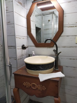 Family Room | Bathroom