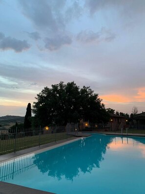 Innenpool, Außenpool