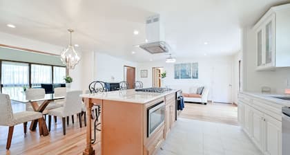 🏵Modern Open Home 🎖Chefs Kitchen🎖3 Full baths