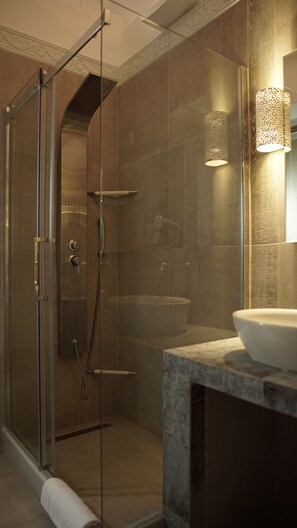 Soap, shampoo - Flower House (Mykonos)