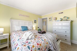 2 bedrooms, WiFi (free), bed sheets - Updated Condo - Ocean One 5N - Budget Friendly (Myrtle Beach)