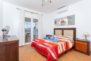 5 chambres, fer et planche à repasser, Wi-Fi, draps fournis