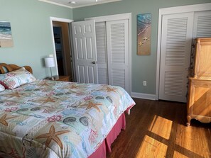 3 makuuhuonetta, silitysrauta/-lauta, ilmainen Wi-Fi