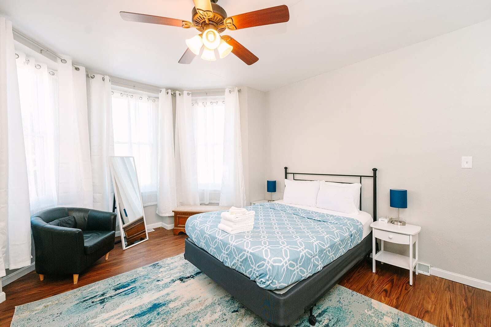 3 bedrooms, desk, iron/ironing board, WiFi