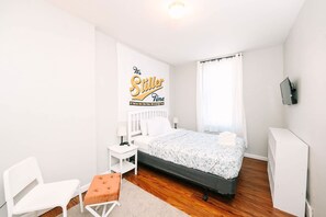 3 bedrooms, desk, iron/ironing board, WiFi
