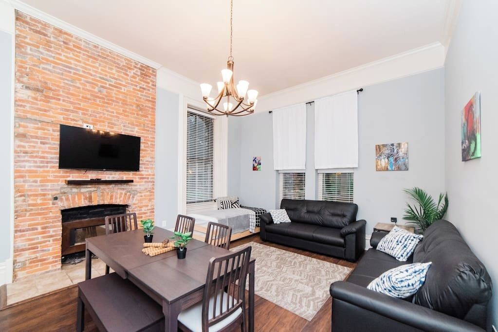 TV, Netflix, streaming services, offices
