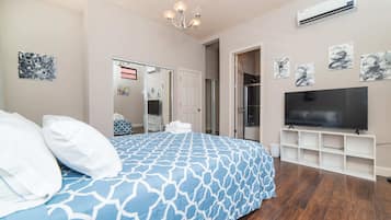 2 bedrooms, desk, iron/ironing board, WiFi