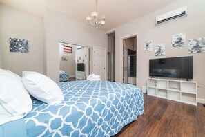 2 bedrooms, desk, iron/ironing board, WiFi