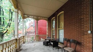 Unclassified image, 5 of 21, button - Central Location Suite - Walkable Entertainment (Pittsburgh)