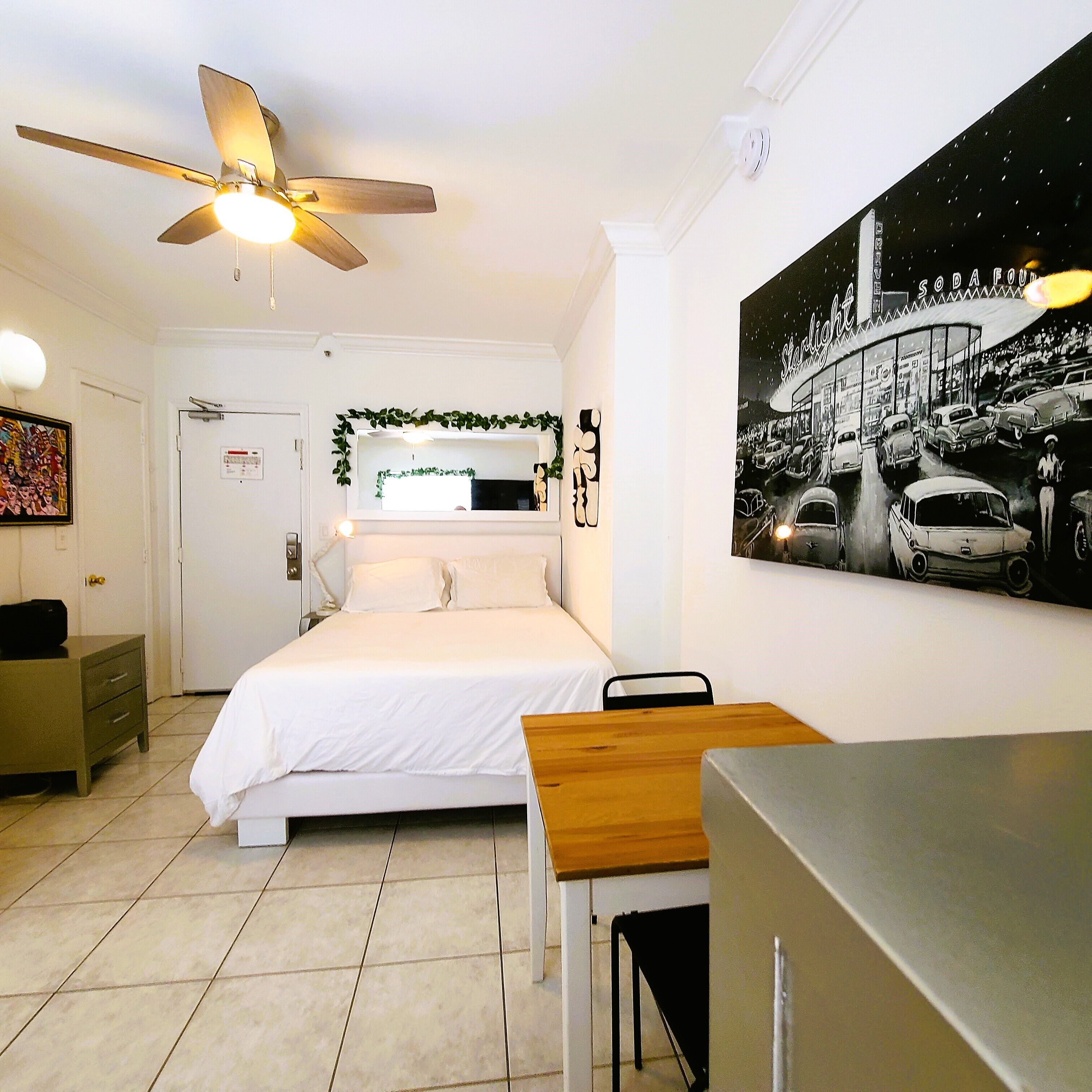 Coffres-forts dans les chambres, fer et planche à repasser