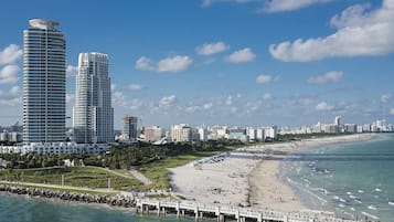 Am Strand, Liegestühle, Strandtücher