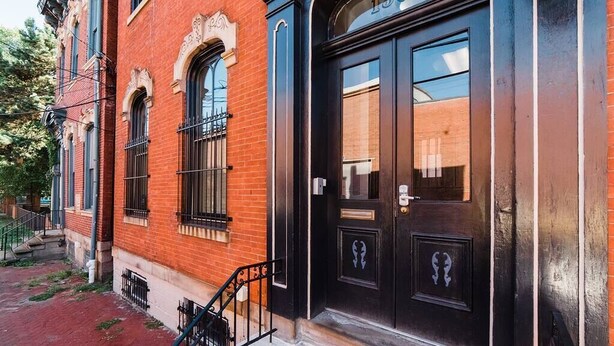 Exterior detail - Outdoor Space - Parking - 1st Floor - Walkable (Pittsburgh)
