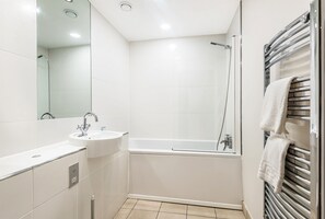 Douche, serviettes fournies