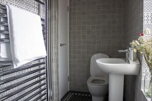 디럭스 하우스, 앙스위트 | 욕실