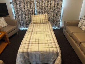 2 chambres, fer et planche à repasser, Wi-Fi gratuit, draps fournis