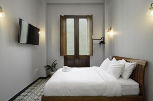 Decoración personalizada, muebles diferentes y escritorio 