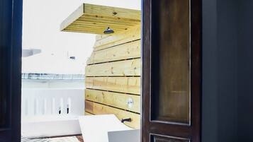 Decoración personalizada, muebles diferentes y escritorio