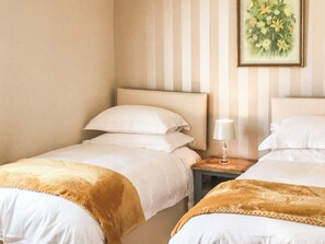 3 bedrooms, free WiFi, bed sheets