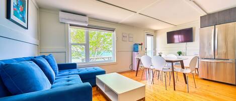 Una Smart TV, libros