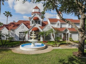 Exterior - Located in the heart of it all, just minutes away from the splendor Orlando! (Orlando)